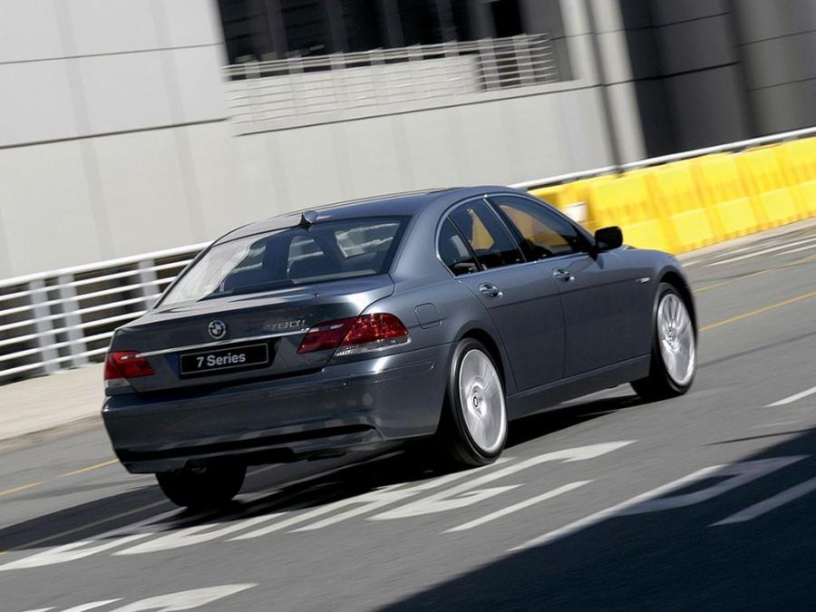  BMW 760i 2005 года  (ZA) (фото 7 из 13)